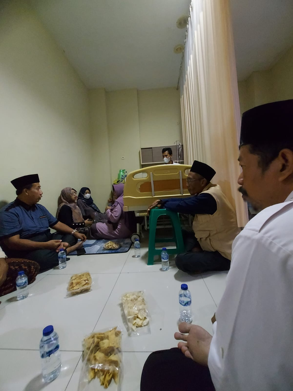 Menjenguk Perangkat desa yang sakit