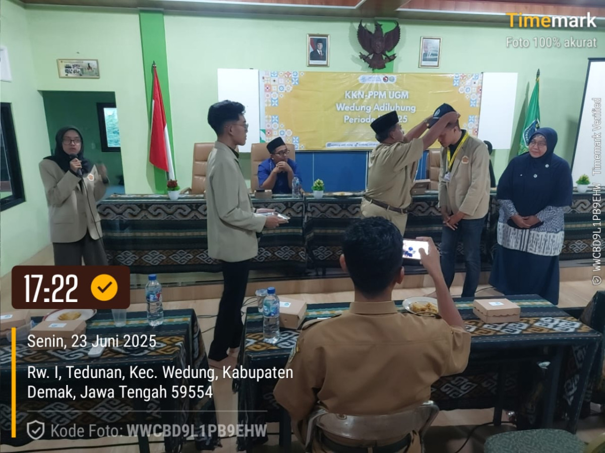 Penerimaan KKN Mahasiswa UGM secara Simbolis