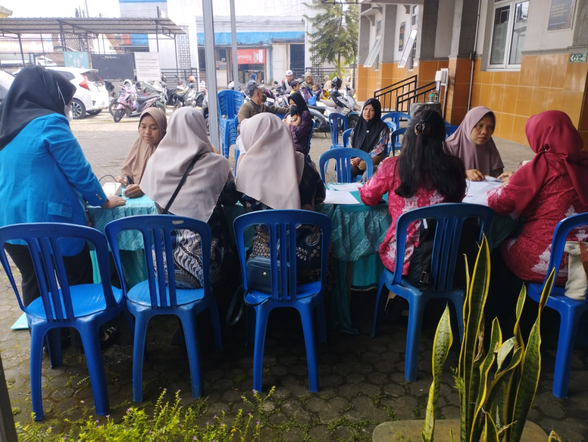 Optimalisasi kegiatan kn safari di puskesmas gedangan dalam rangka hari Keluarga Nasional