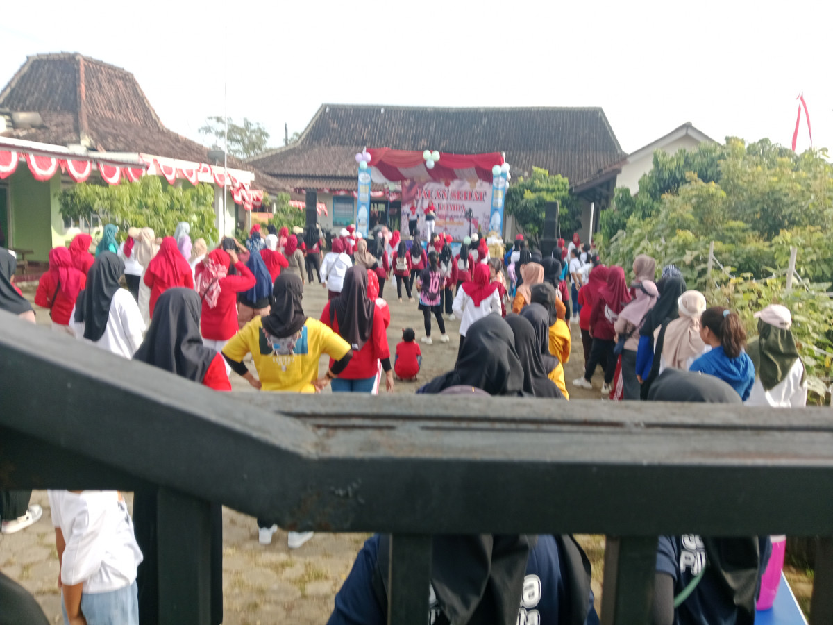 PKK Desa Kesongo dengan Lomba dan Jalan Sehat dalam Rangka Memperingati HUT RI Ke 80
