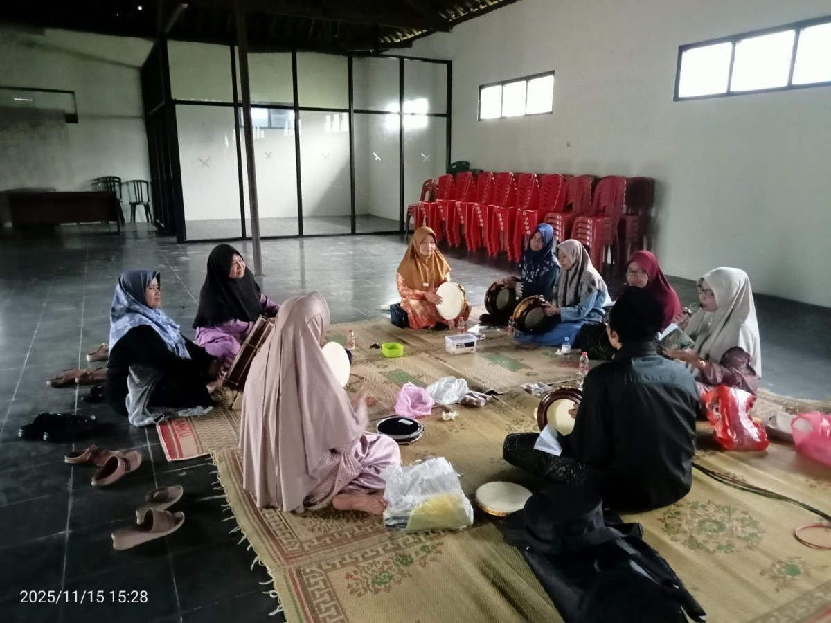 Pelatihan group Rebana Muslimat NU Ranting Kesongo