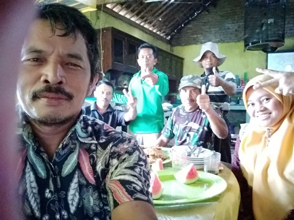 Menikmati sajian khas Kampung KB Lodek dan Kopi