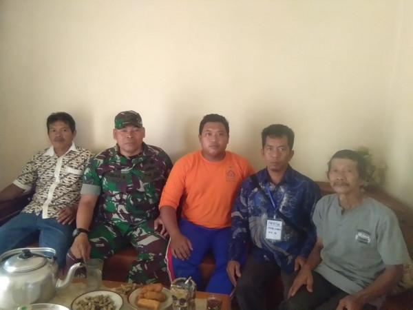 Babinsa bersama Panitia pemilihan Ketua RW