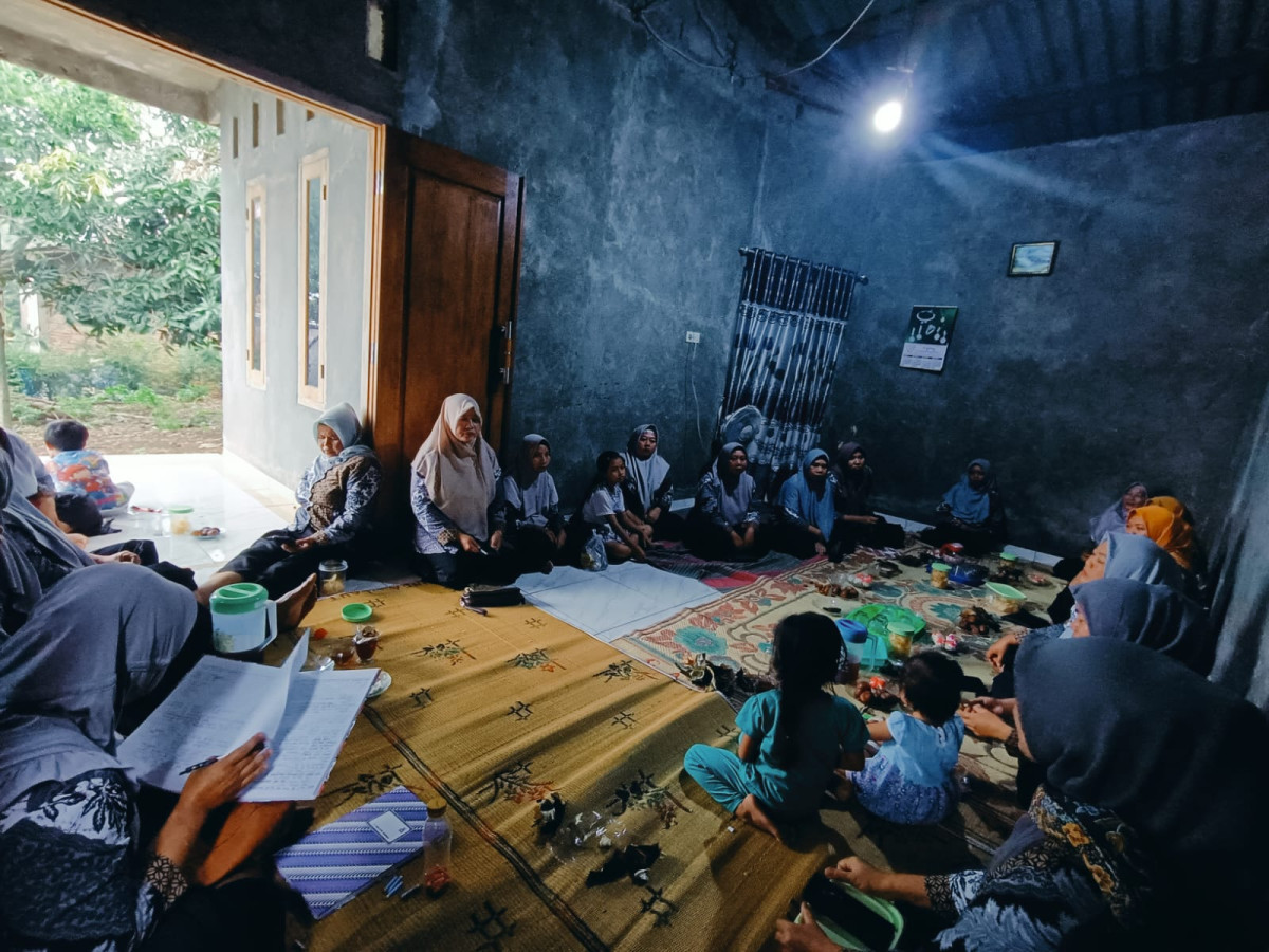 Sosialisasi Kampung KB oleh PPKBD di Pertemuan PKK Dusun Jatirejo RW 02 Desa Kawengen