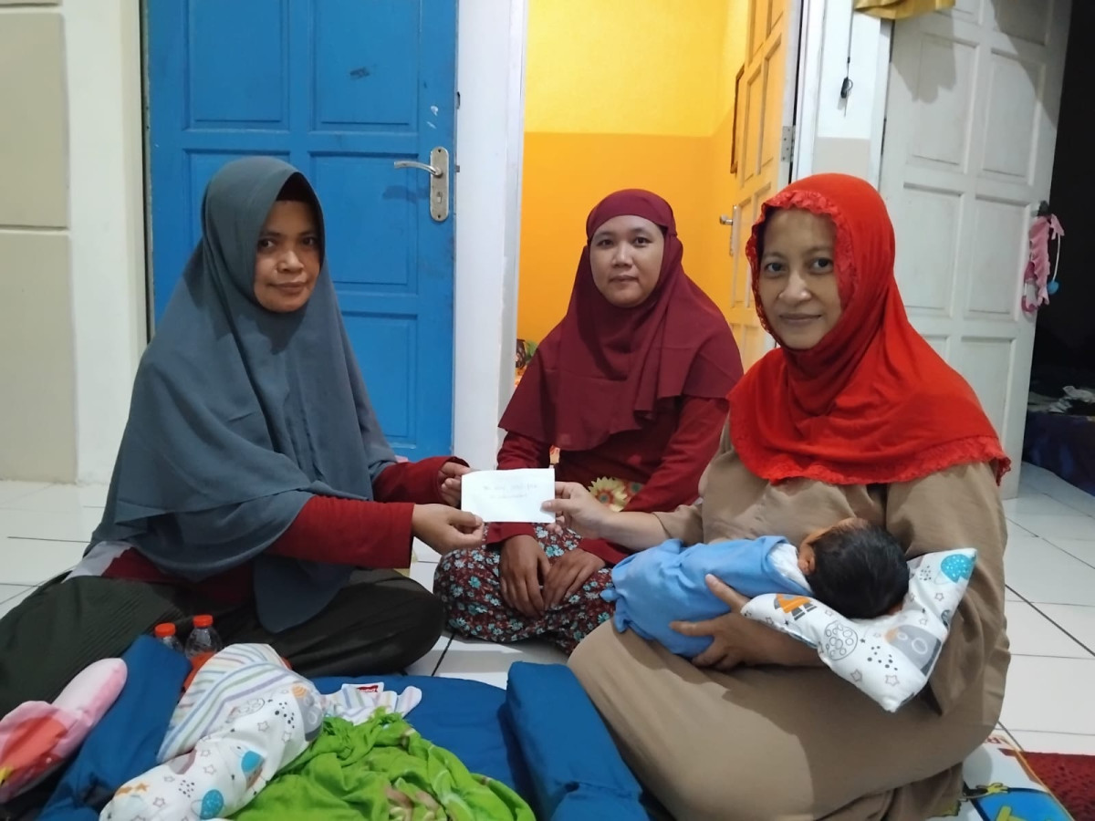 Pemberian Bantuan GSI (Gerakan sayang Ibu )