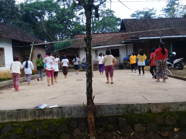 pembinaan kegiatan  BKL Dusun Sapen