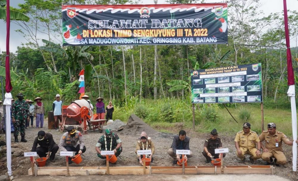 TMMD Sengkuyung Batang Tahap III Ke-115 di Laksanakan Di Desa Madugowongjati