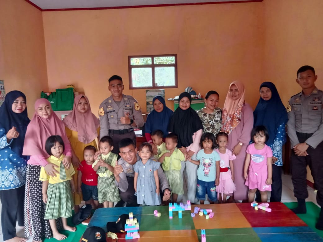 Parenting paud kunjungan kakak kakak taruna dari polres