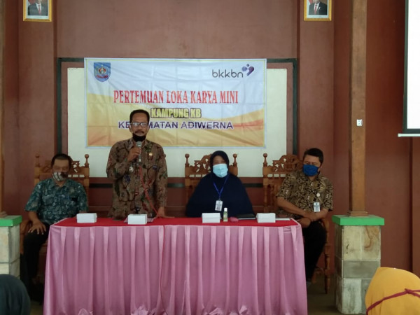 Kegiatan Lokmin Kampung KB dibuka oleh Pak Camat