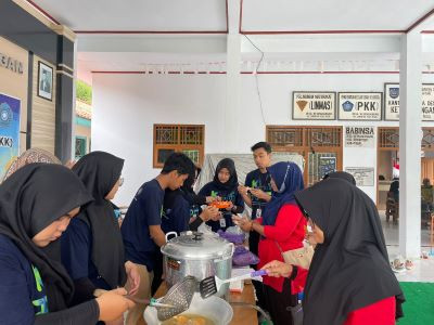 Praktik Mengolah Makanan Berbahan Ikan Untuk Mengatasi Stunting