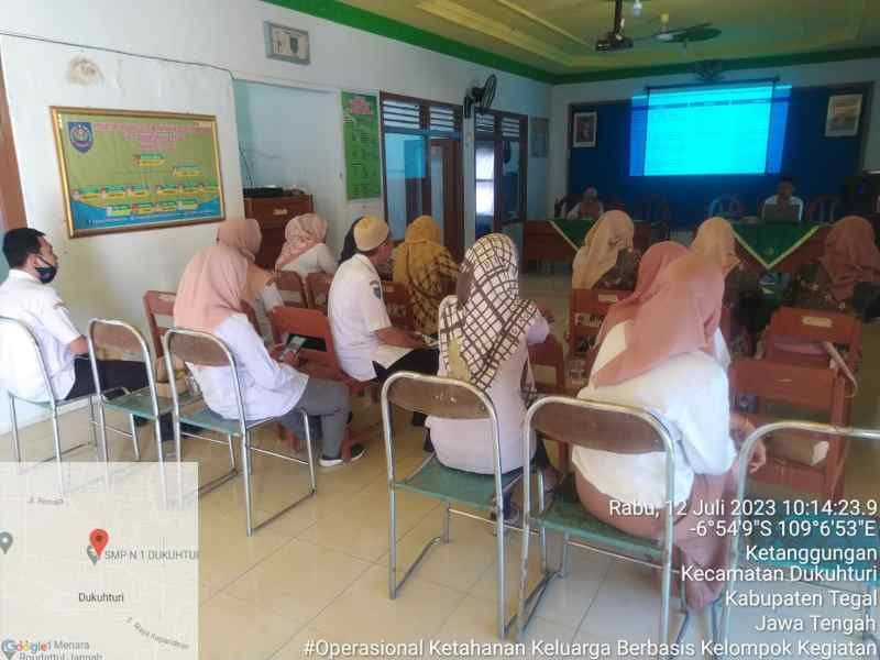 proses diskusi dalam rapat