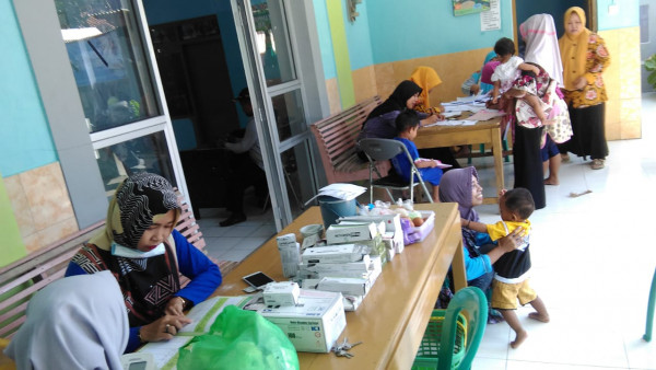 Kader Kampung KB Pepedan Dalam Kegiatan Posyandu dan Pembagian Vitamin A