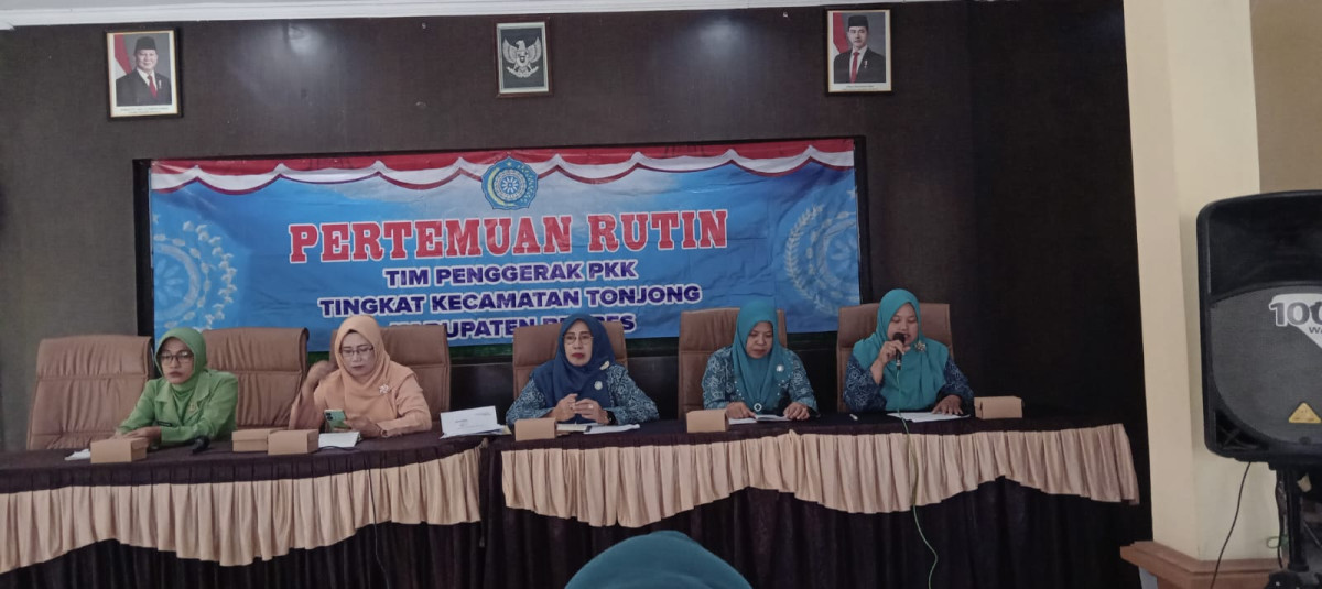 Pertemuan rutin tim penggerak pkk kecamatan Tonjong "semarak menyambut HUT RI"