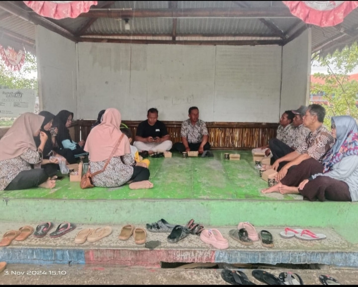 Rapat bulanan kampung kb lambang kencana