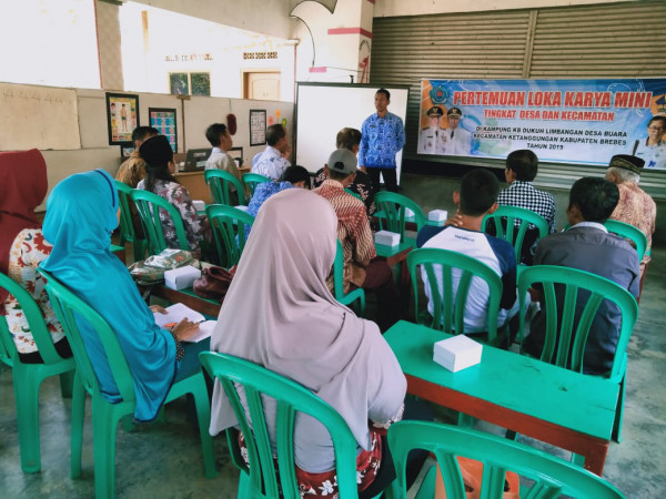 Pemateri dari Dinas Pertanian Melakukan tanya jawab dengan peserta