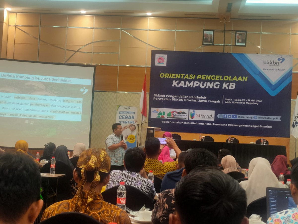 Perwakilan Peserta dari Kabupaten Brebes untuk menyampaikan terkait Kampung KB di Desa Binaan