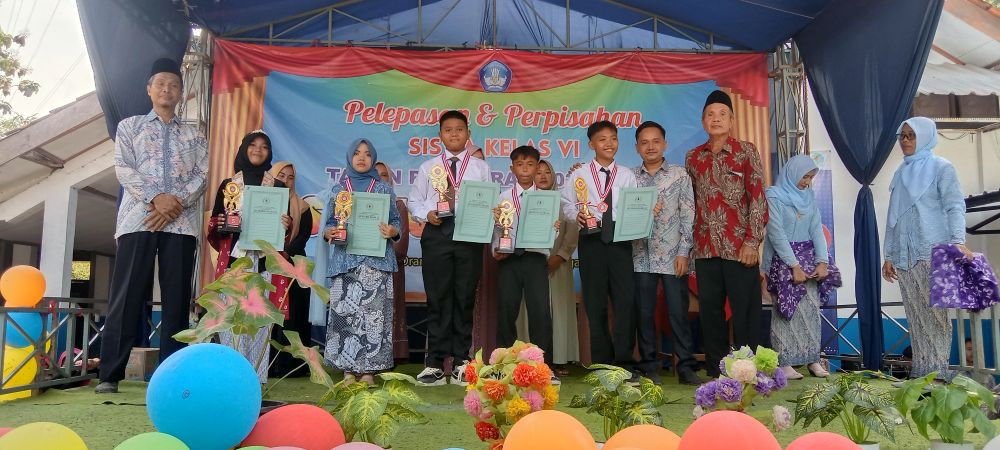 PELEPASAN & PERPISAHAN SISWA KELAS 6 SDN BUARA 03
