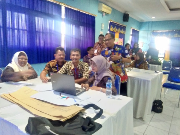 Bersama Mr Jabar Jho mendampingi tutorial pengisian web Kampung KB