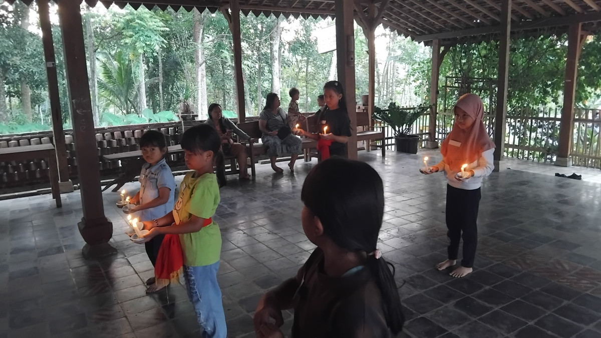 Pelathan nari Jawa  anak