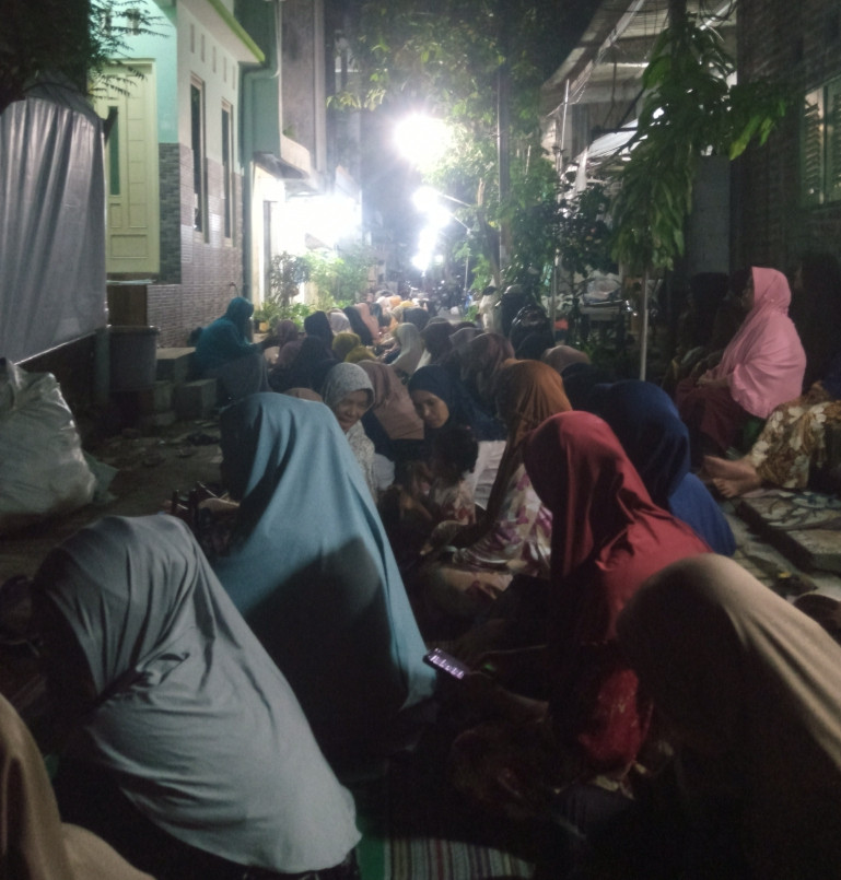 Kegiatan rutin pengajian Al - Hidayah RW 02
