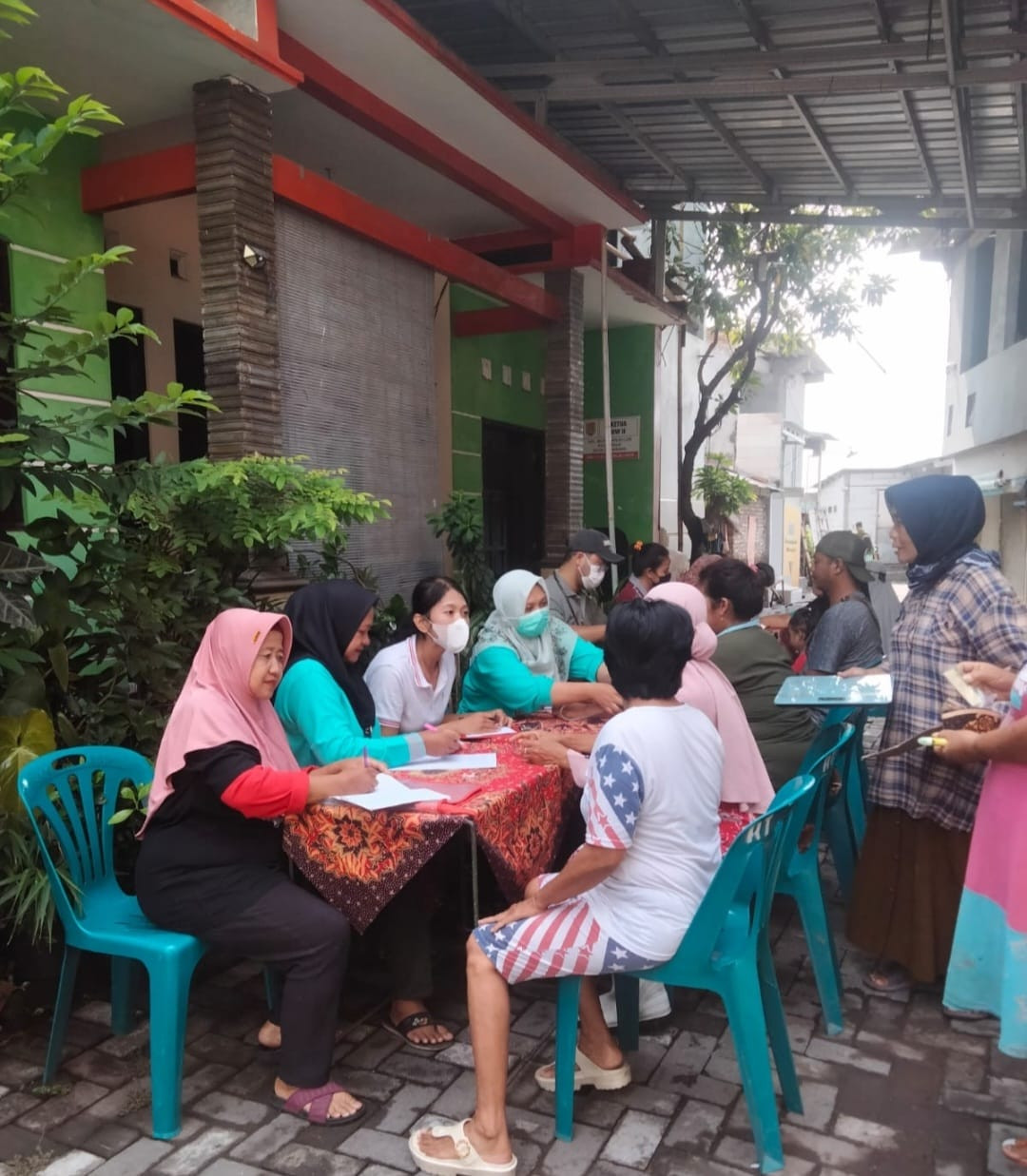 Pengobatan Gratis Pasca Banjir di Wilayah RW 2