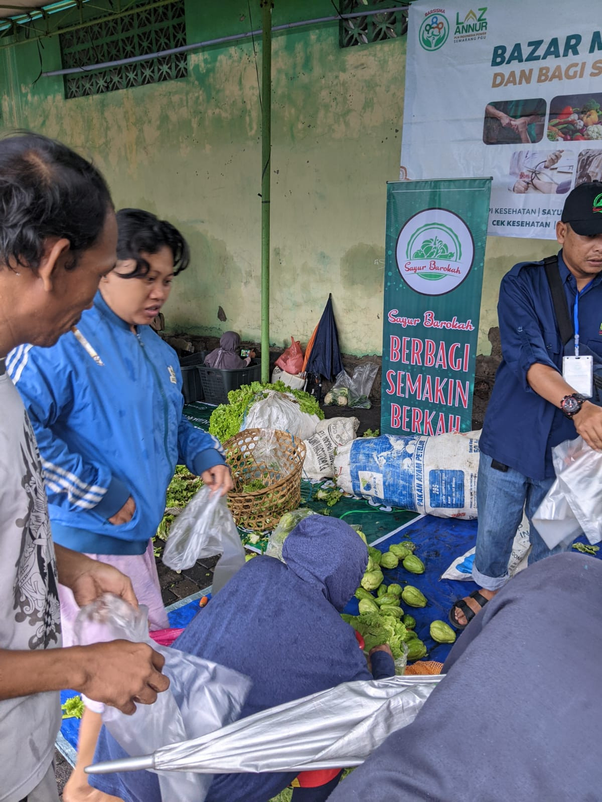 Bazar Sayuran ambil secukupnya bayar seik hlasnya