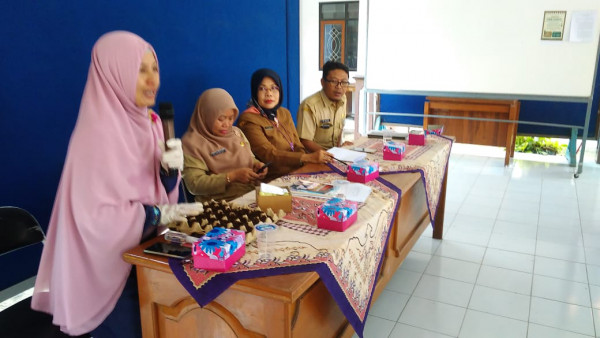 Pelatihan budidaya starwberry dan penyemaian sayurn tabulapot