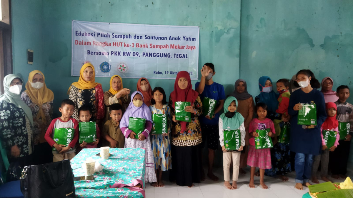 Bank Sampah “Mekar Jaya” Gelar Ultah Pertama Dengan Edukasi Pilah Sampah Dan Santunan Anak Yatim