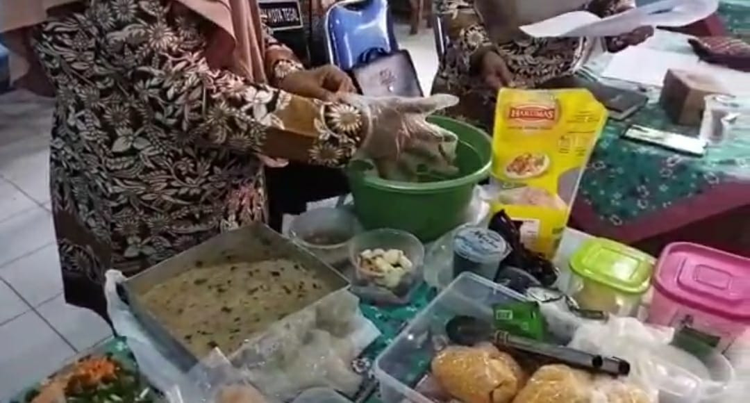 PKK RW. 09 Kel. Panggung Adakan Pelatihan Membuat Nugget Ikan Sebagai Ide Kreatif Usaha Untuk Masyarakat