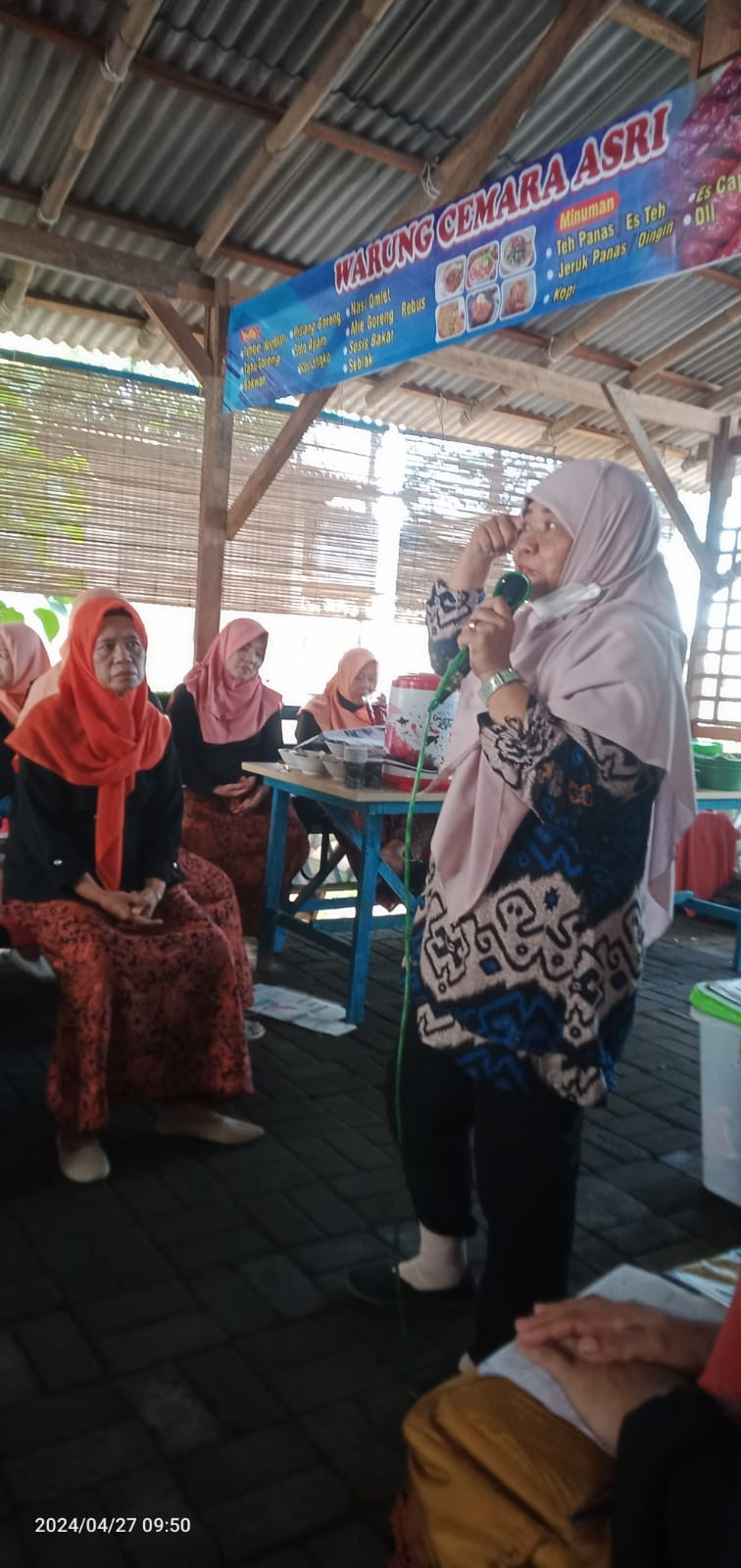 PKB Panggung menyampaikan materi Program Bangga Kencana