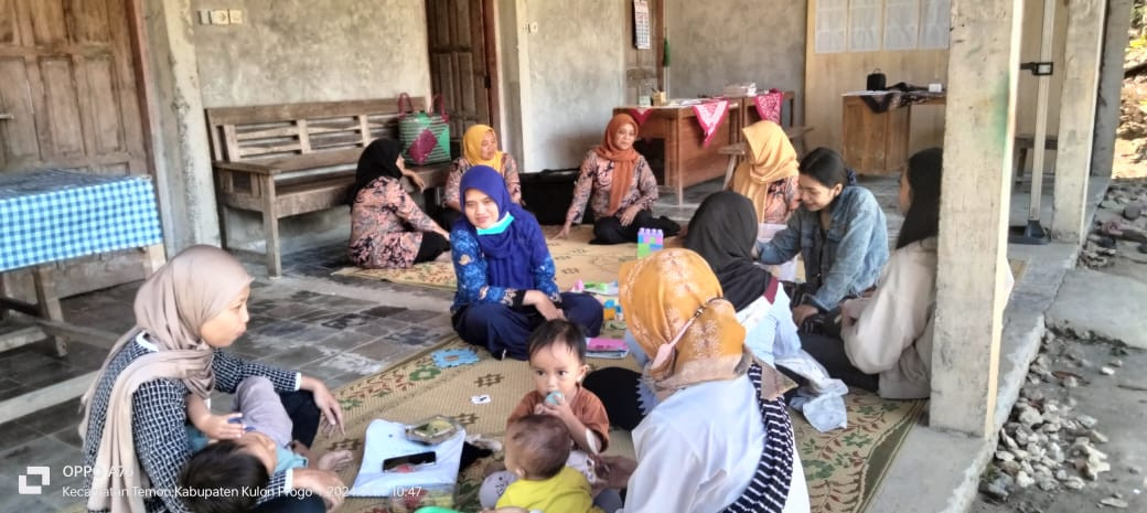 Pola Asuh Orang Tua dan Pemanfaatan Kartu Kembang Anak (KKA)