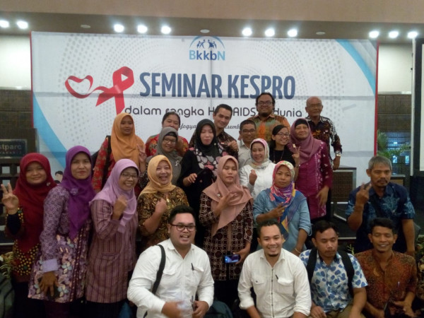 Seminar Kespro dalam rangka hari AIDS sedunia