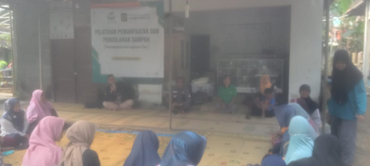 Pelatihan Pemanfaatan dan Pengelolaan Sampah