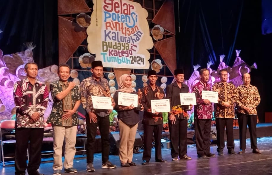 Kalurahan Nomporejo mendapatkan juara 3 penyaji Lomba Kesenian yang diselenggarakan Dinas Kabudayaan