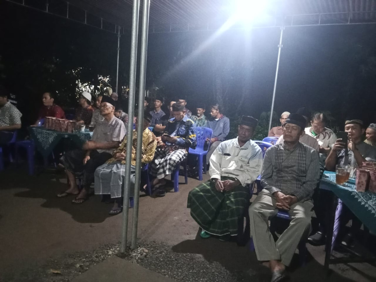 Rapat Persiapan Pernikahan Putri Bapak Lurah Nomporejo Safrida dan Aditya