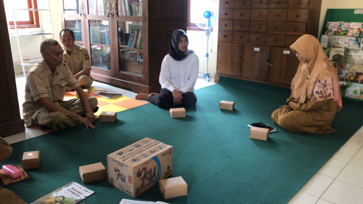Monev dari Perpusda Kulon Progo di perpustakaan Gema Asih Kalurahan Pengasih