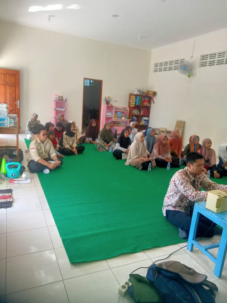 Dosen UNY Adakan Penyuluhan Kesehatan Ibu dan Anak di Kampung Emas Padukuhan Serut