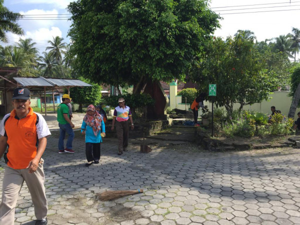 Suasana Jumat Bersih