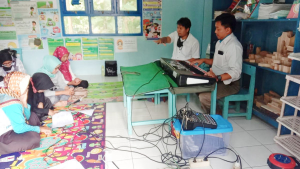 Suasana rekaman lagu Ojo Gelo Pendidik PAUD Sendangsari