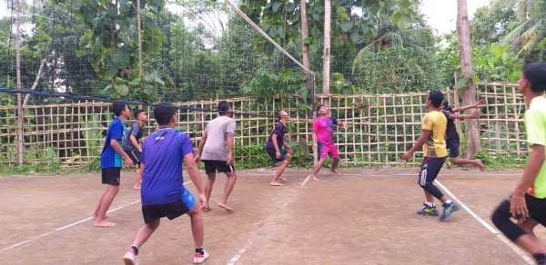 Olah raga voli menjadi kegemaran remaja di Padukuhan Kroco