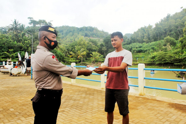 Himbauan Pencegahan penybaran Covid-19 oleh Polsek Pengasih kepada Pengelola Embung