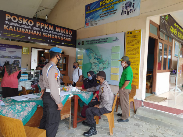 Polsek Pengasih Melaksanakan Pemantauan Posko PPKM di Kalurahan Sendangsari