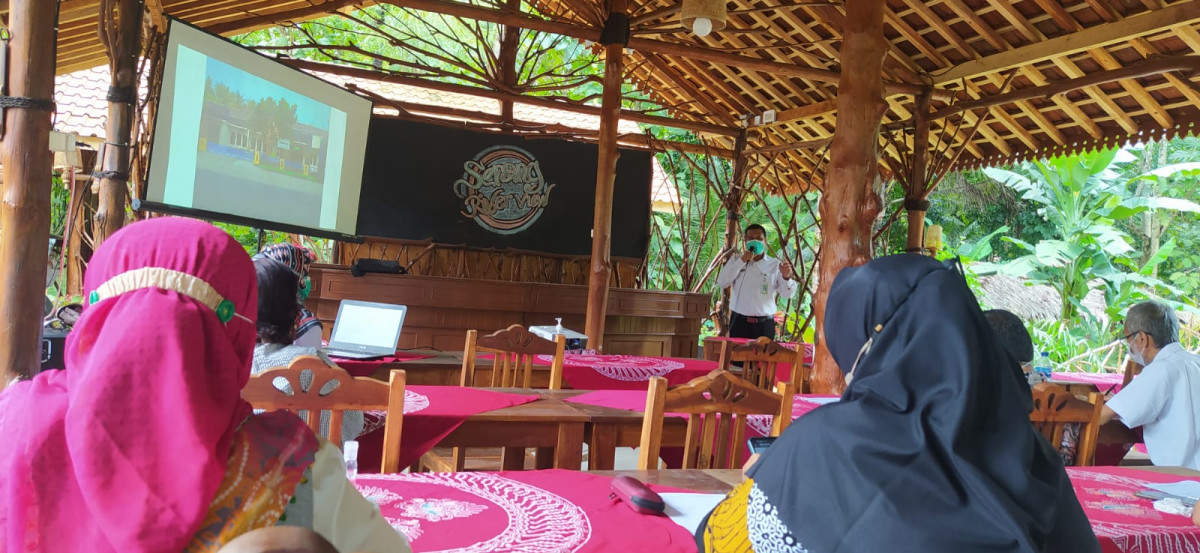 Panewu Pengasih membuka acara rakor linsek