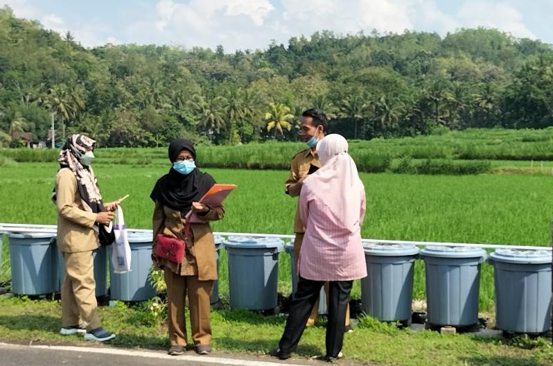 Mawar Lestari mendapat Kunjungan dari Dinas Kelautan dan Perikanan