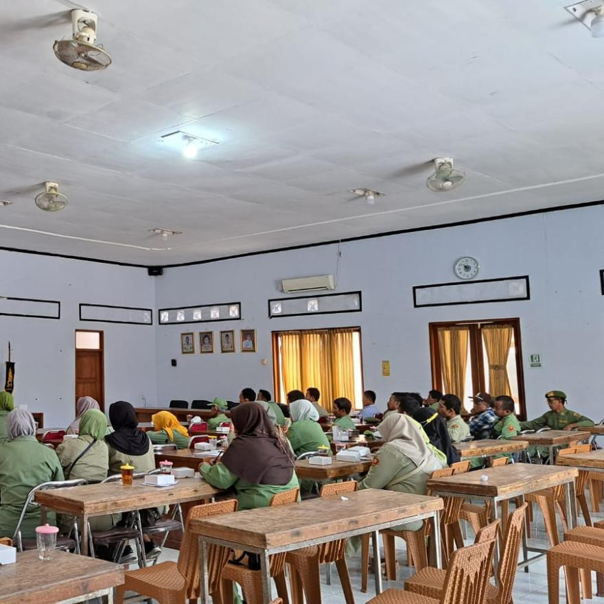 emerintah Kalurahan Sendangsari mengadakan pemberdayaan bagi seluruh anggota Satlinmas (Satuan Perlindungan Masyarakat)