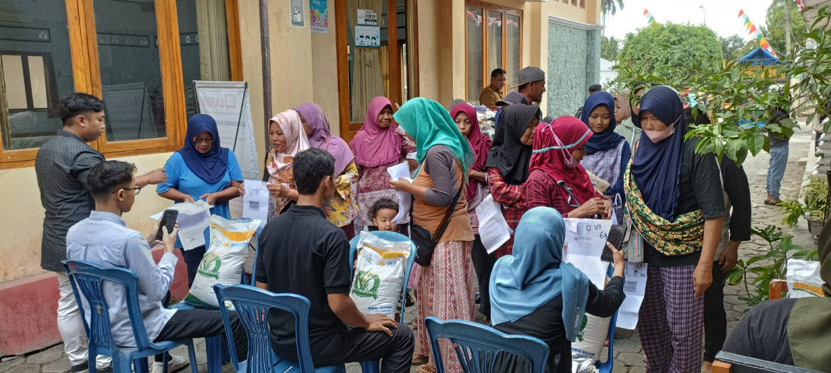 Penyaluran Bansos Beras, Ribuan Warga Memadati Kalurahan Sendangsari