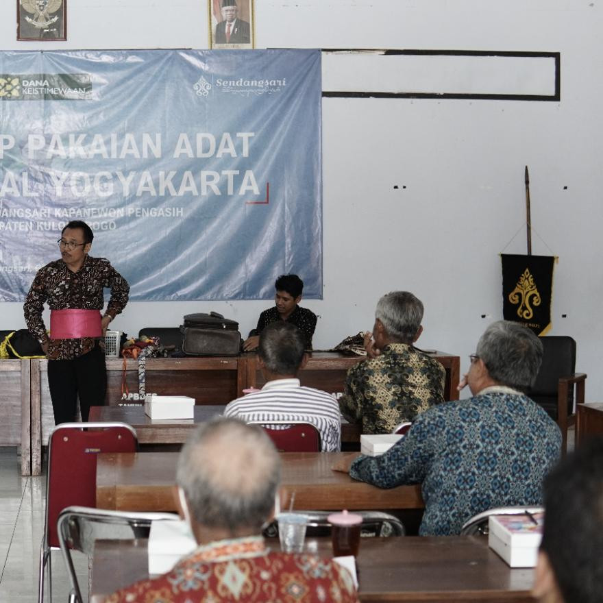 Workshop Pakaian Adat Tradisional Yogyakarta bersama Angger Sukisno