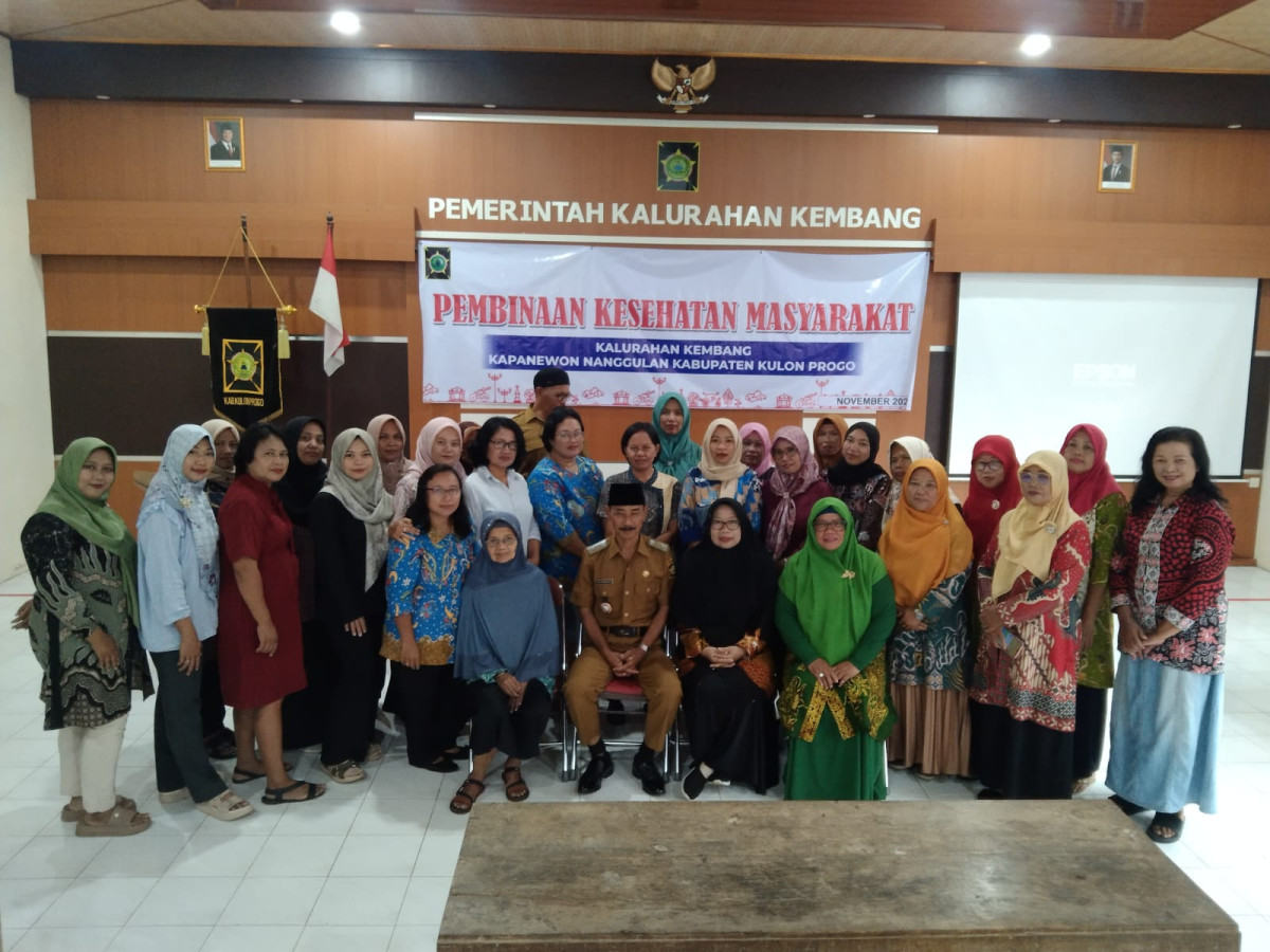 Foto bersama dengan narasumber