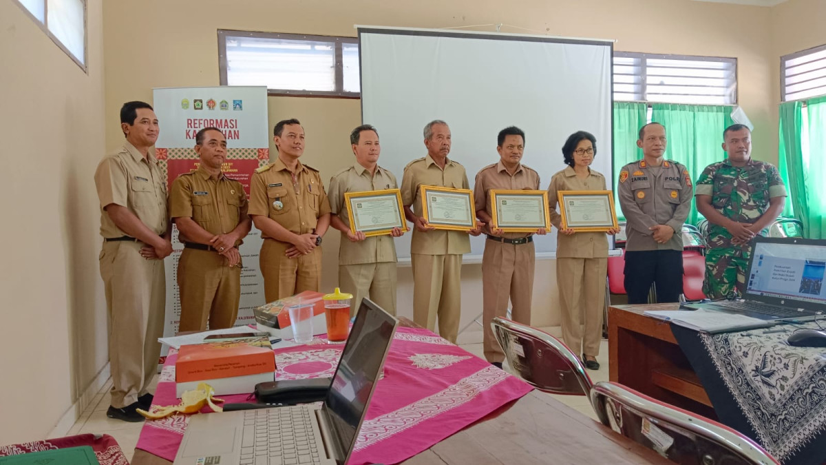 Semua Kalurahan mendapatkan penghargaan atas prestasi capaian PBB terbaik.