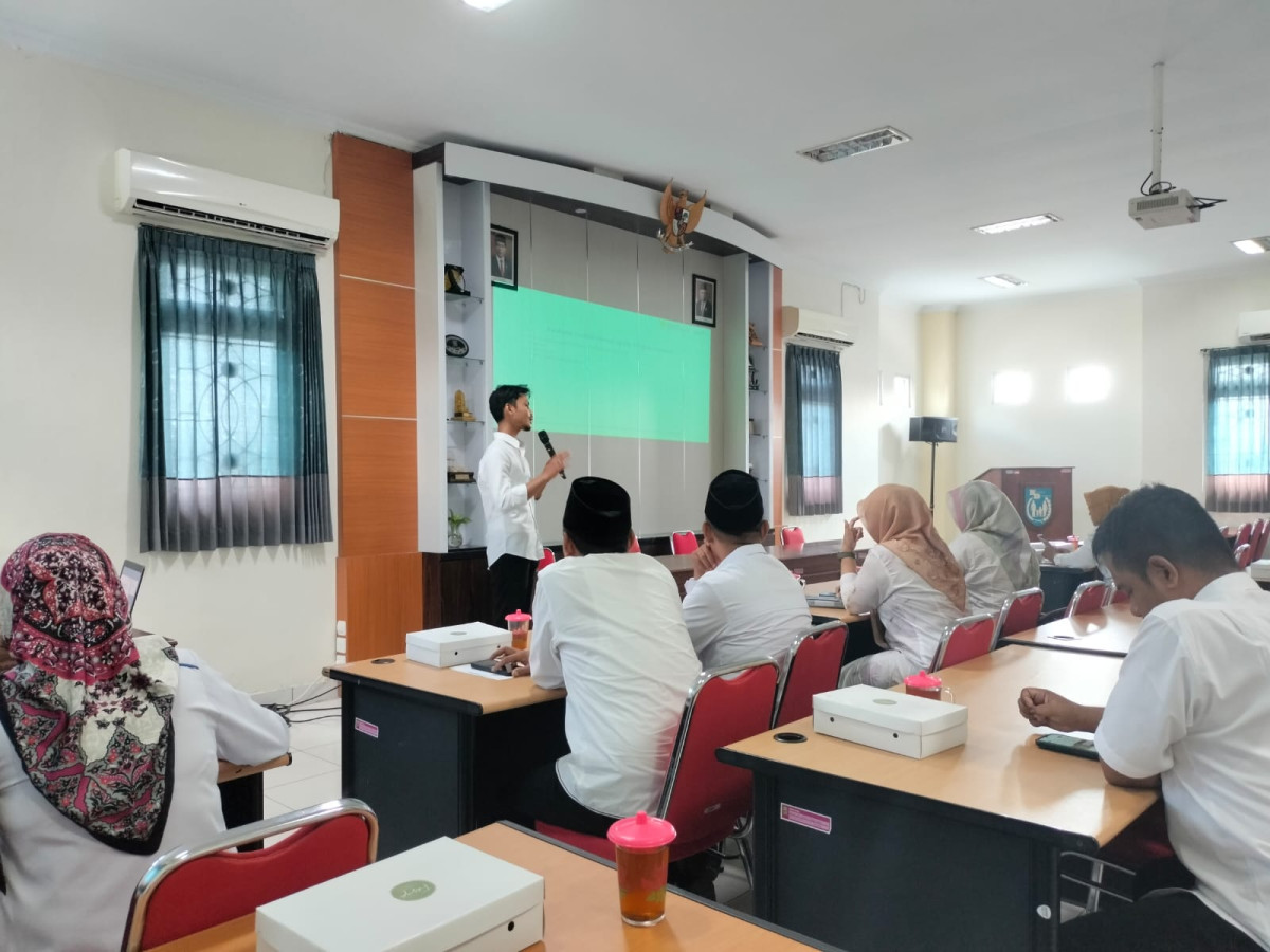 Sosialisasi tentang pengertian Kampung Keluarga Berkualitas serta kepengurusan Pokja KKB disampaikan oleh Bapak Nur Hadi Prabawa (Staff Bidang Dalduk DP3APPKB Kab. Bantul)